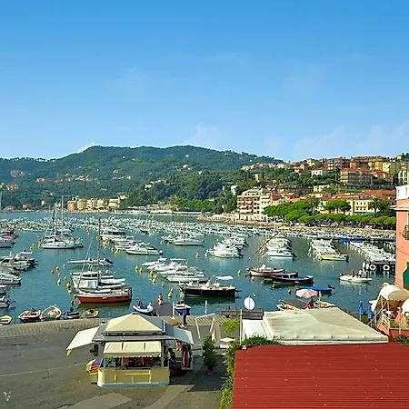 Hotell In Near The Sea